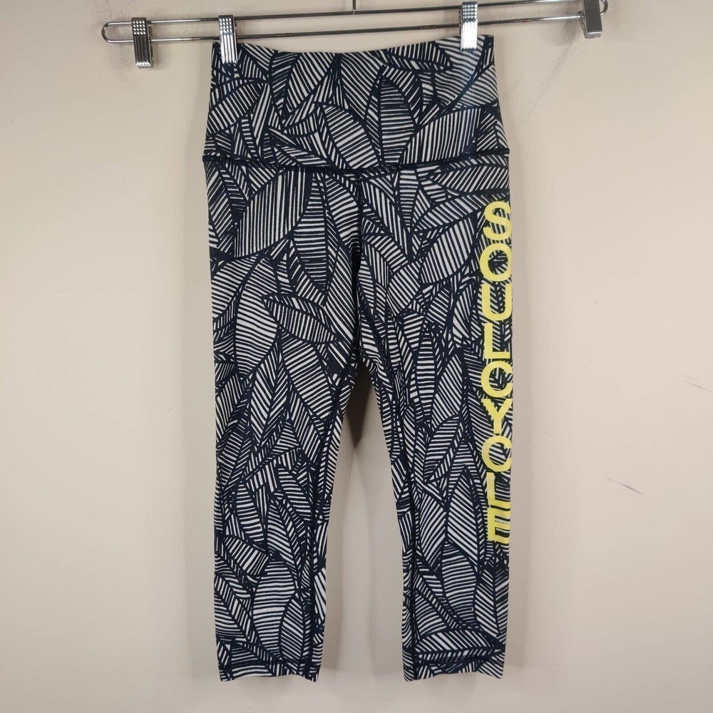 Lululemon‎ x Soulcycle Leggings Black White Leaf Cropped Roll Down